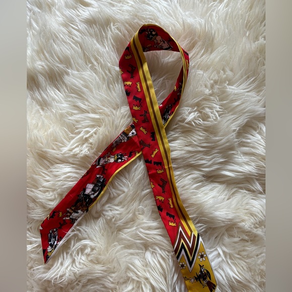 Twilly silk 💯 with orange and red color - Picture 2 of 5